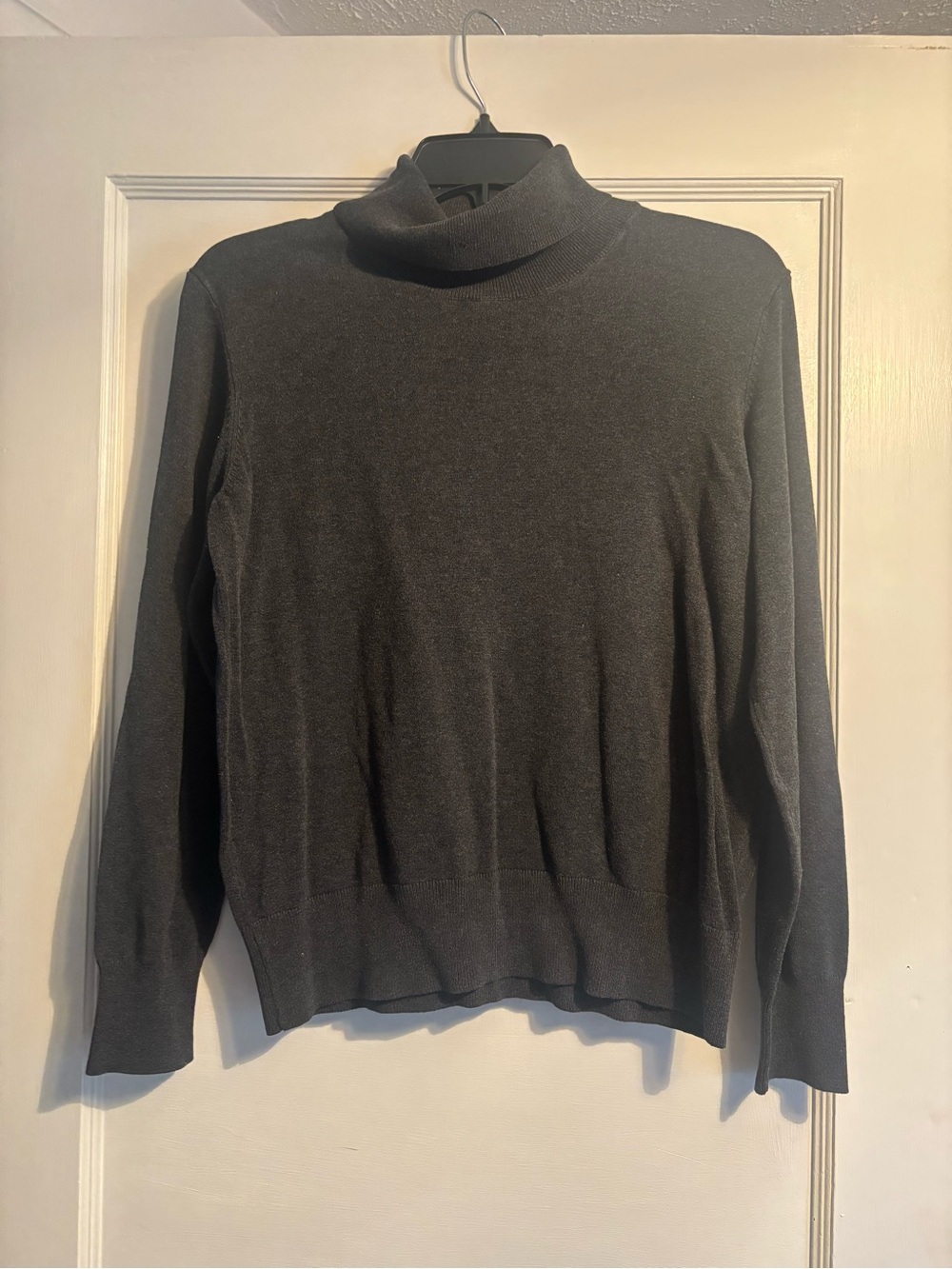 H&M Women's Charcoal Gray Turtleneck Sweater